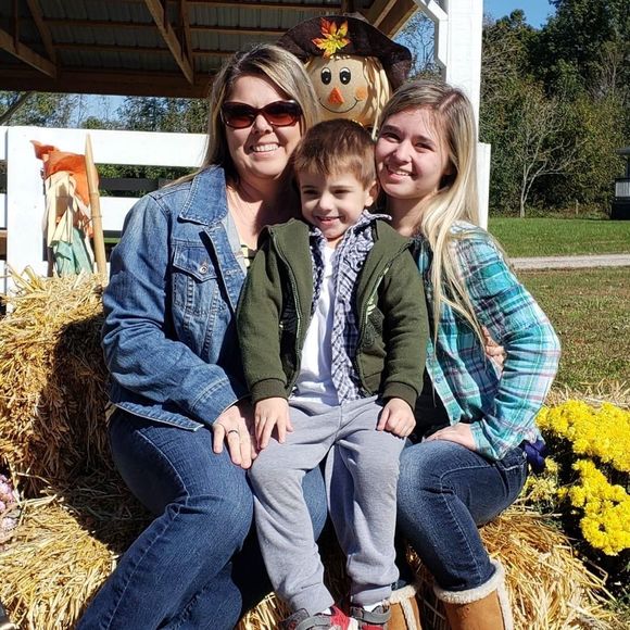 Meet your Posher, Shannon - Picture 1 of 1